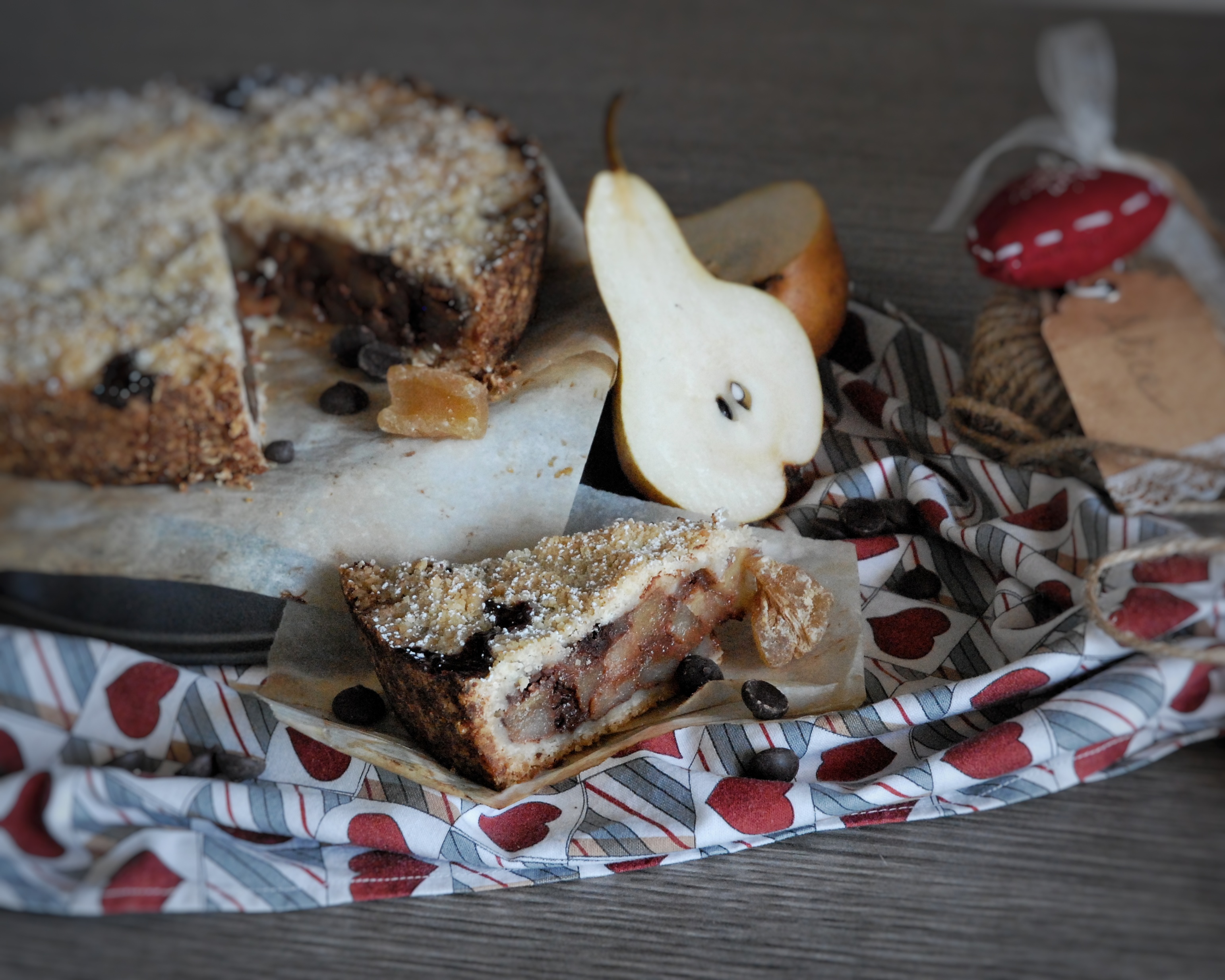 Sbriciolata pere, cioccolato e zenzero caramellato