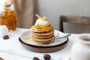 Pancakes alle castagne con ricotta e arancia candita