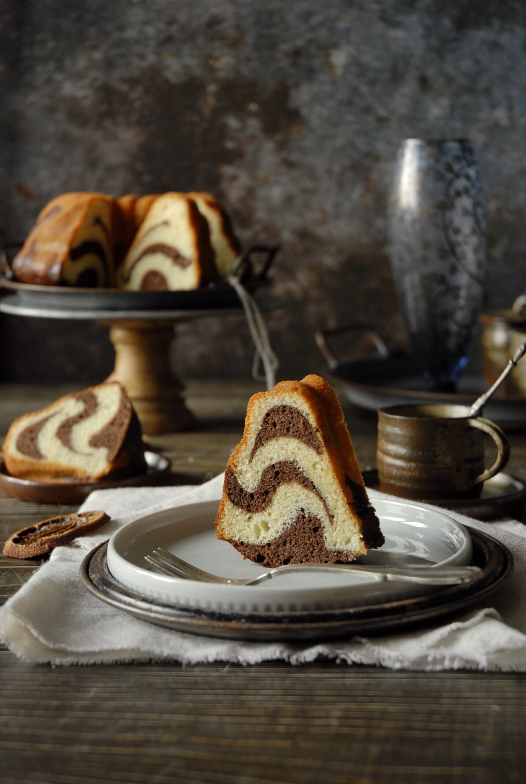 Ciambellone variegato al cacao e arancia