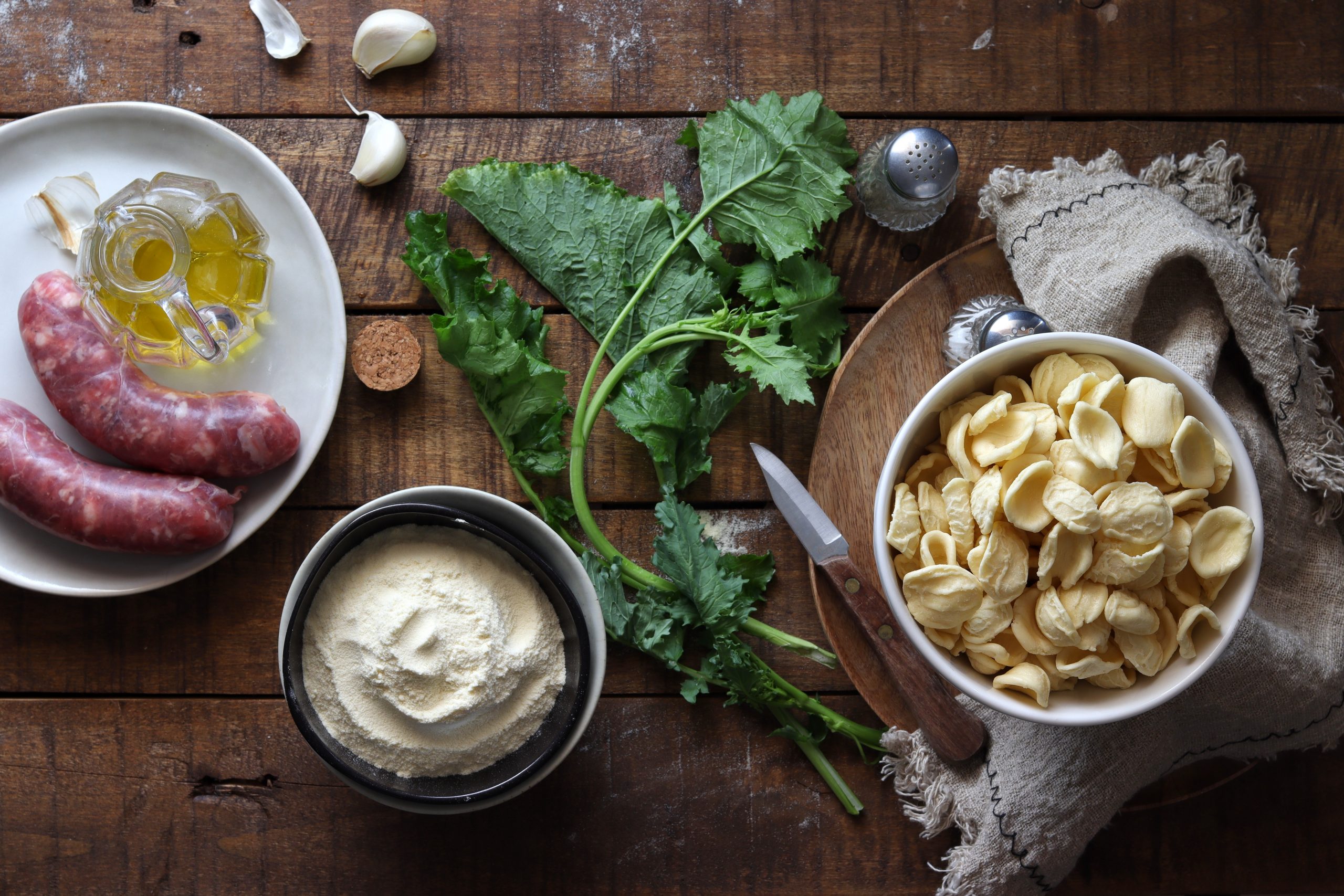 Orecchiette fatte a mano salsiccia e cime di rapa