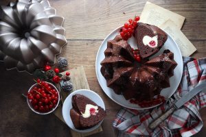 bundt cake al cacao con ripieno di cheesecake