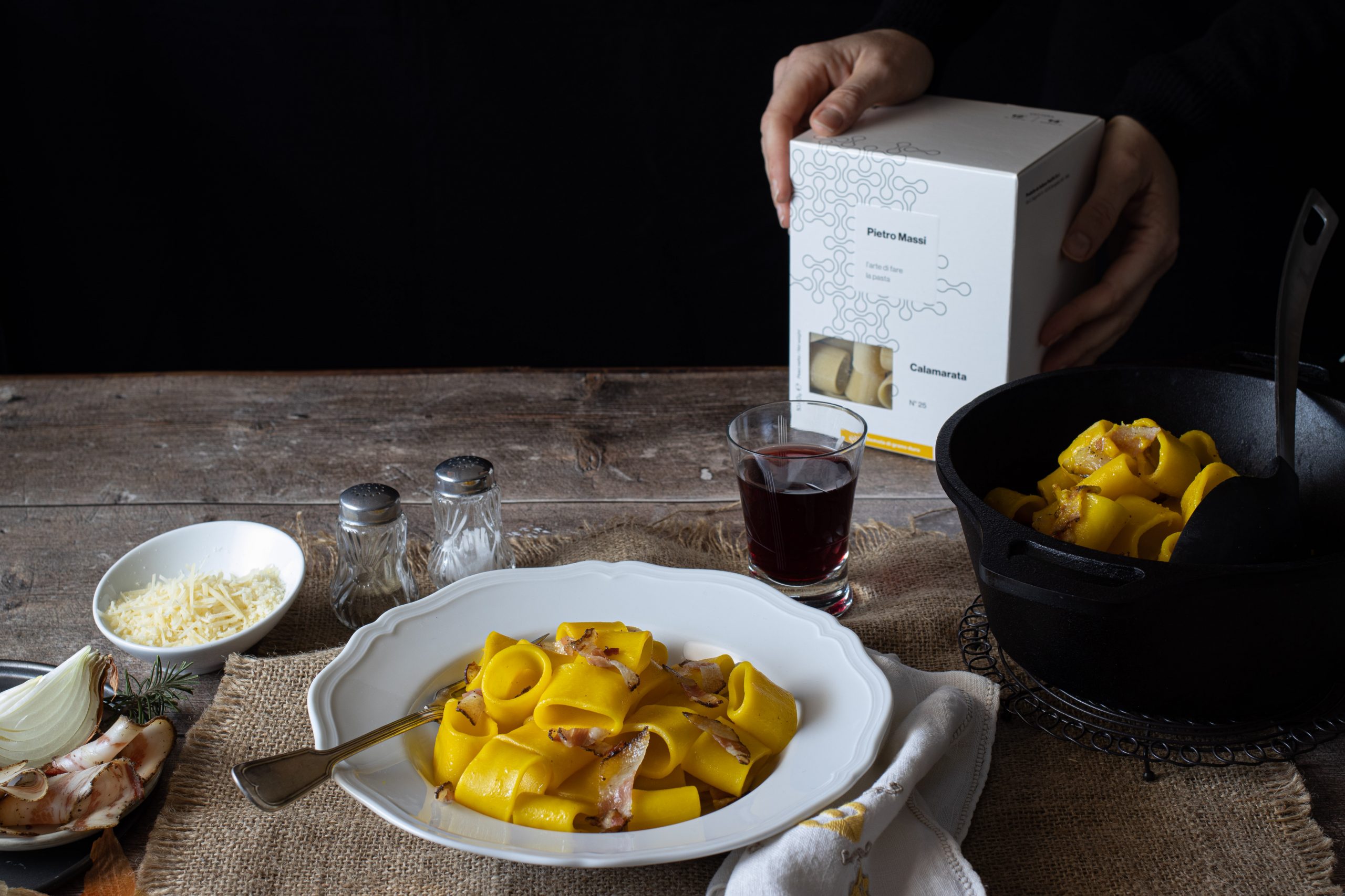 Calamarata con zafferano e guanciale