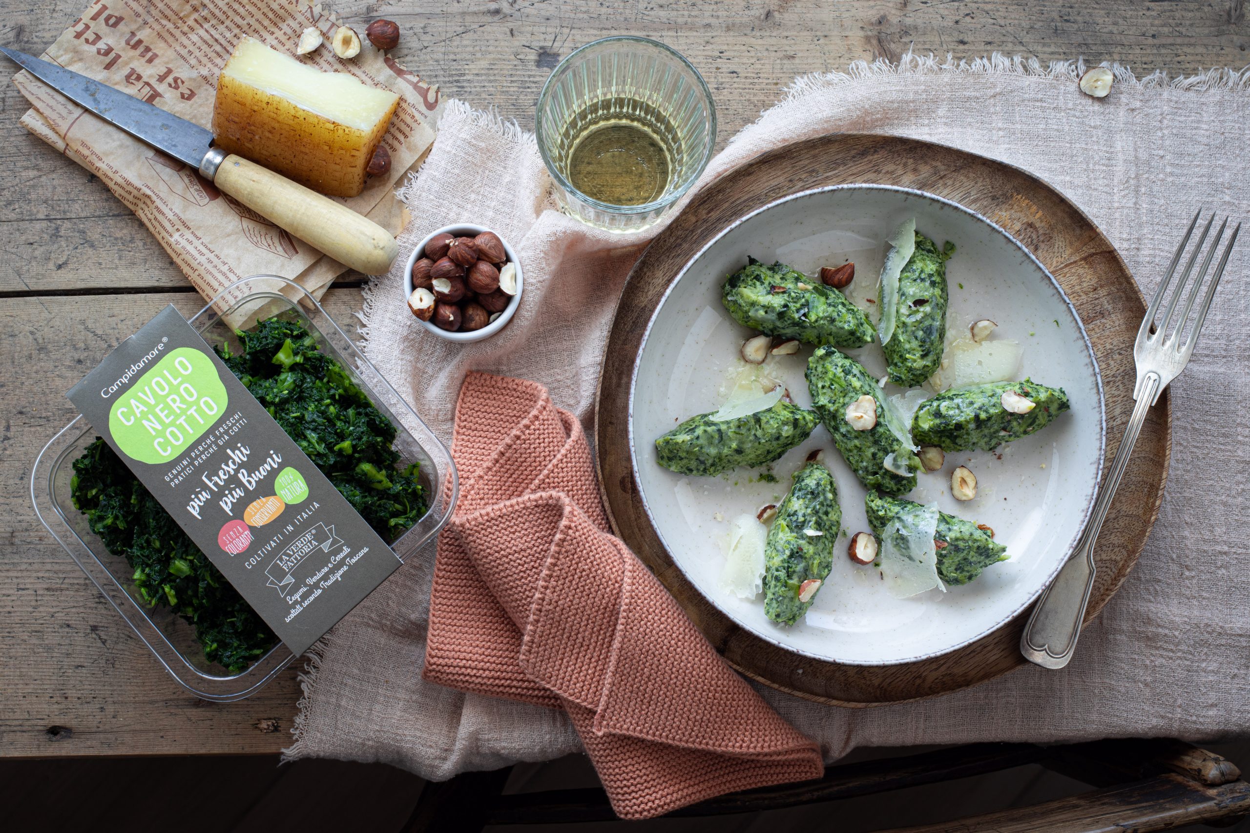 Gnudi di cavolo nero con pecorino e nocciole