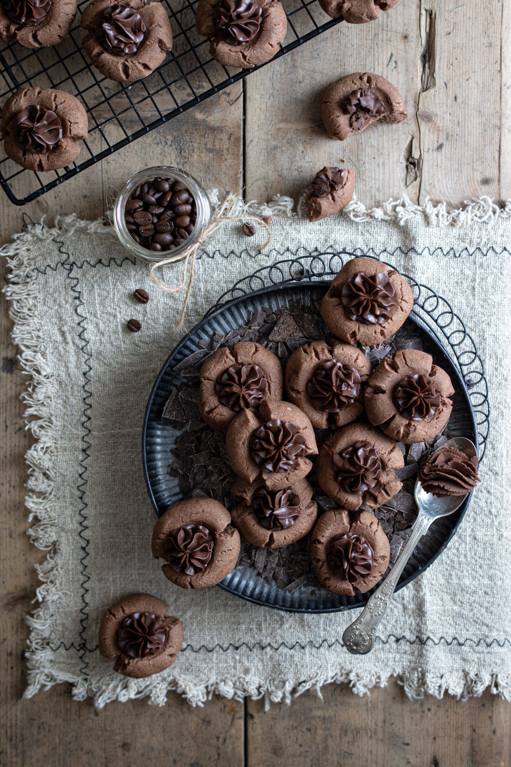 Thumbprint cookies cioccolato e caffè