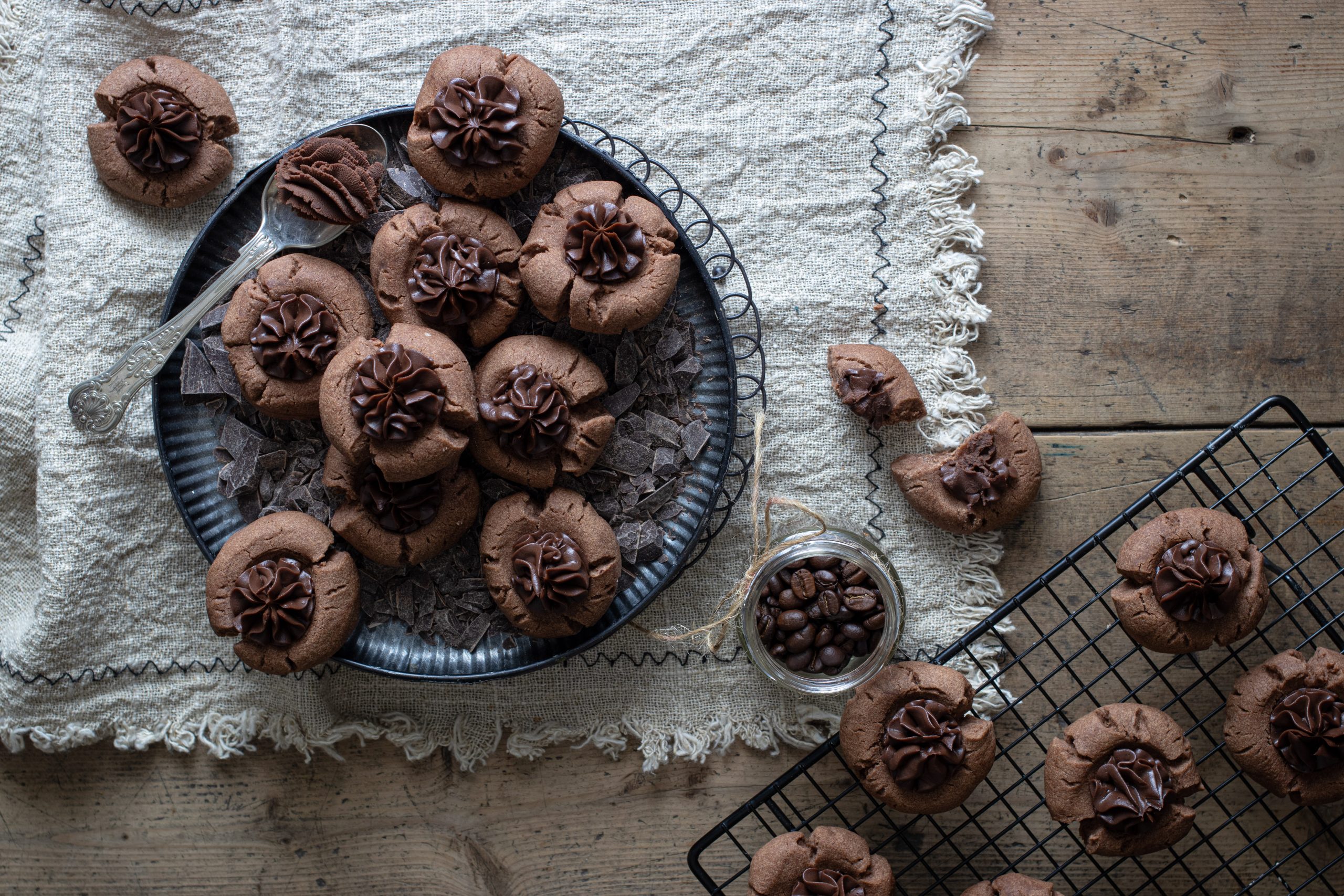 Thumbprint cookies cioccolato e caffè