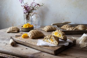 Bauletti salati con ricotta e datterini gialli