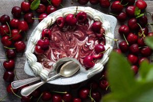 Mousse allo yogurt e ciliegie