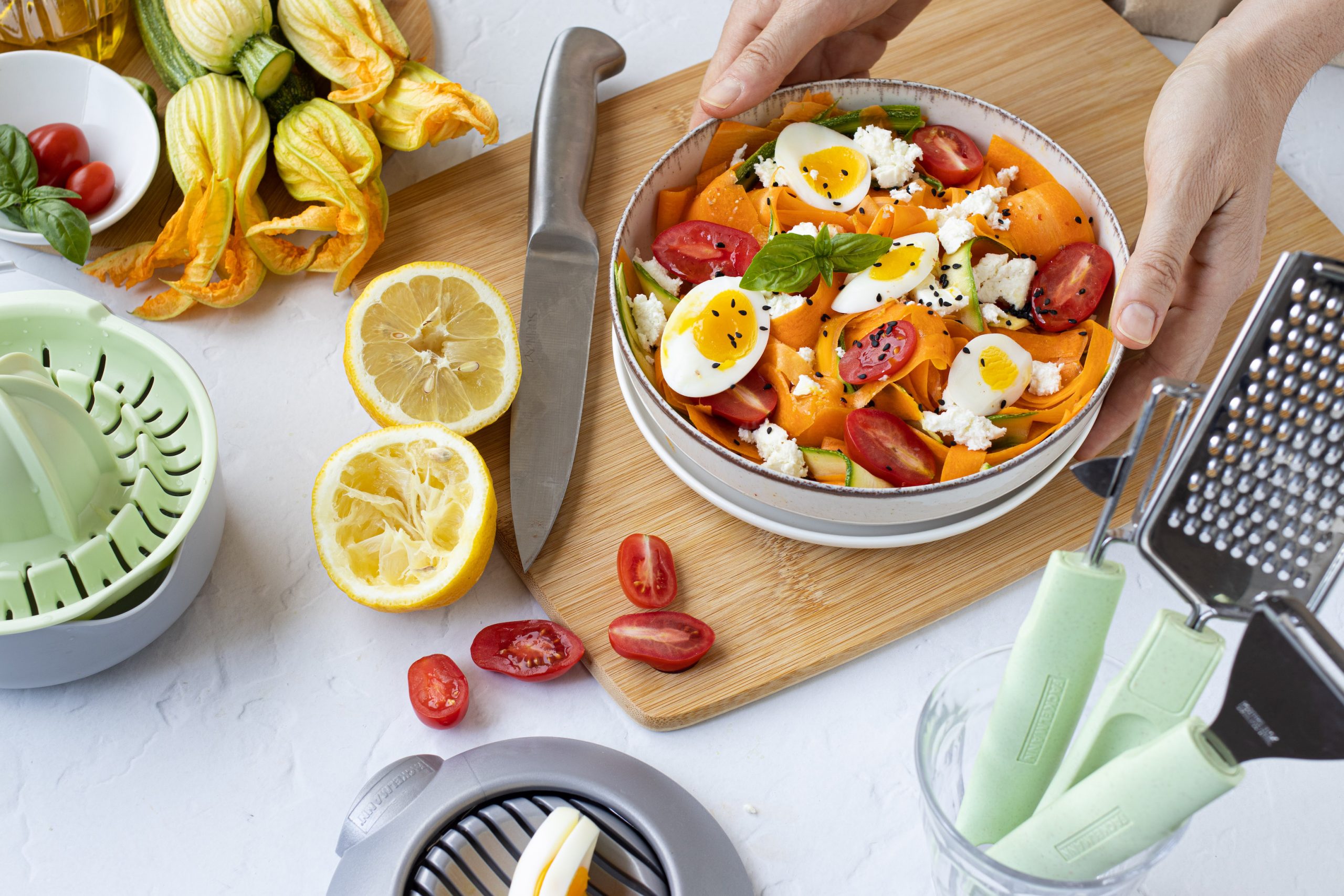 Tagliatelle salad con dressing al limone