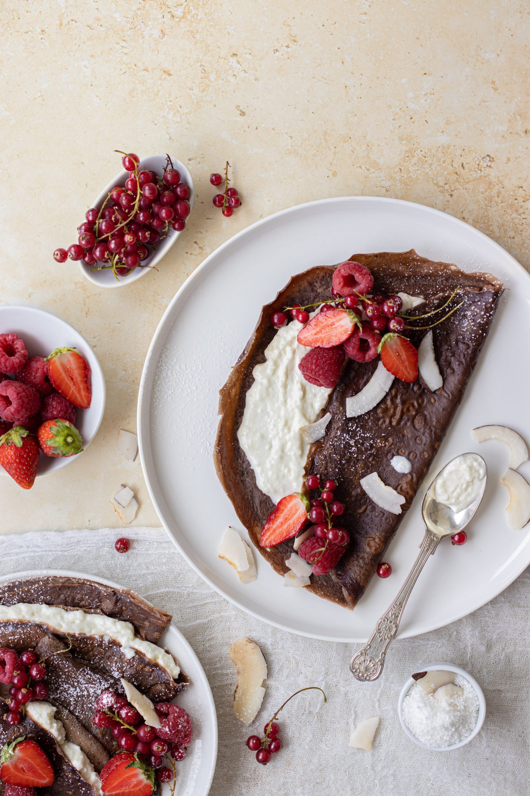 Crepes al cacao con crema al cocco