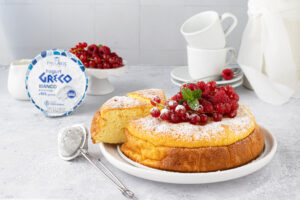 Torta nuvola allo yogurt greco