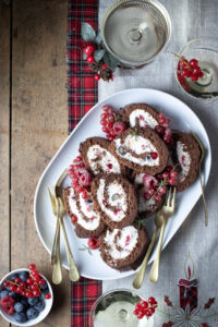 Tronchetto di Natale cioccolato e frutti di bosco