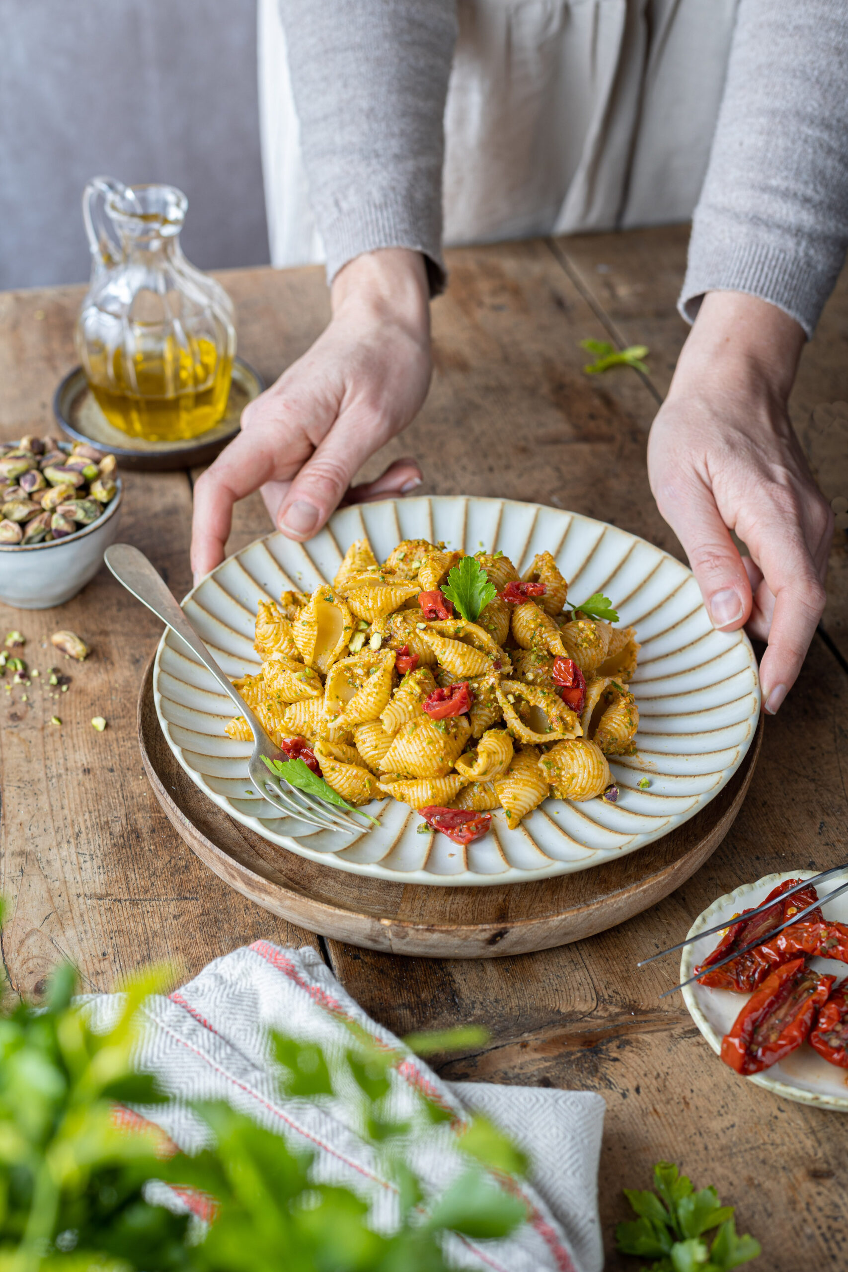 Pasta con pesto di pistacchi e pomodori secchi