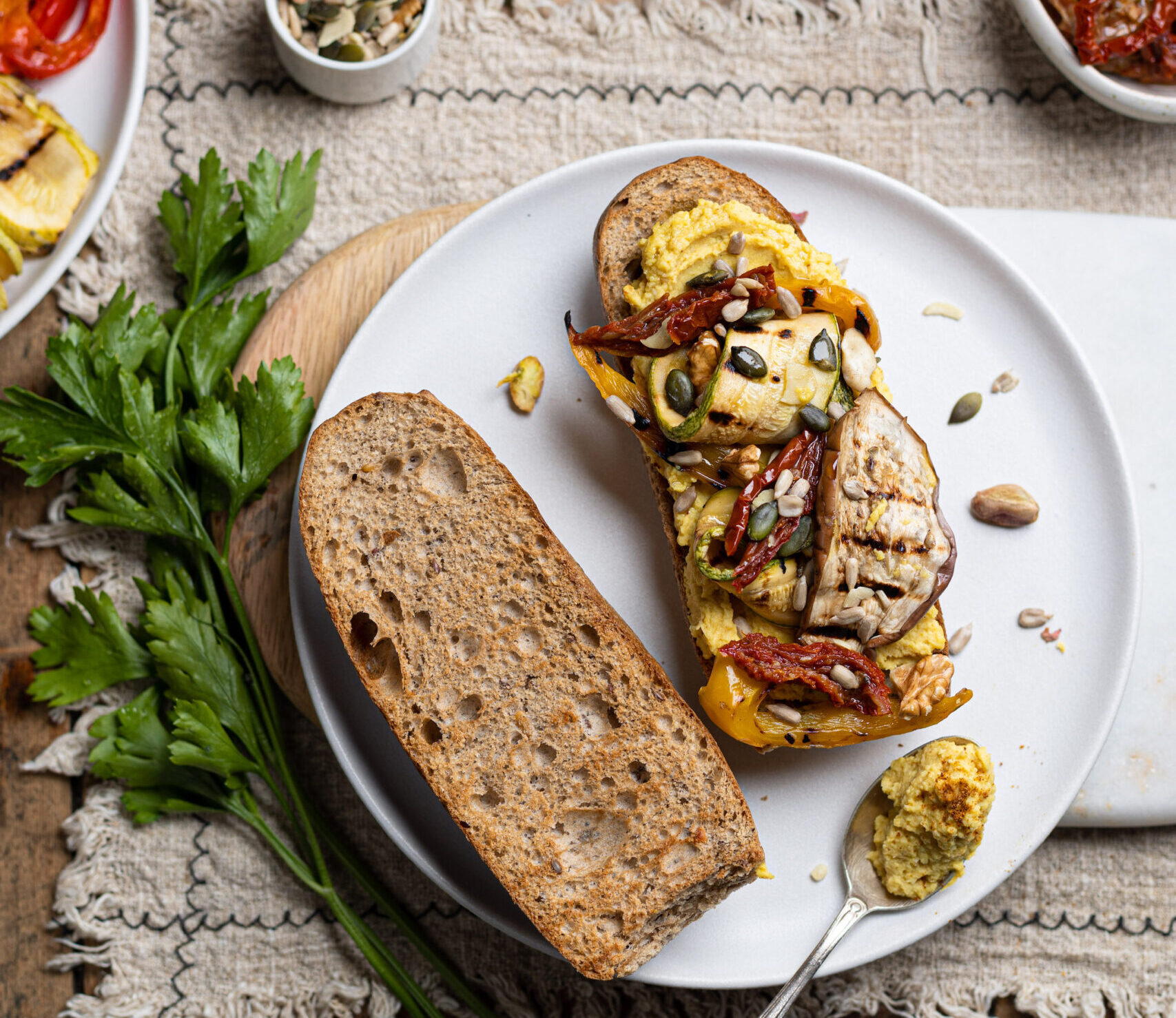 Francesino hummus, verdure e pomodori secchi