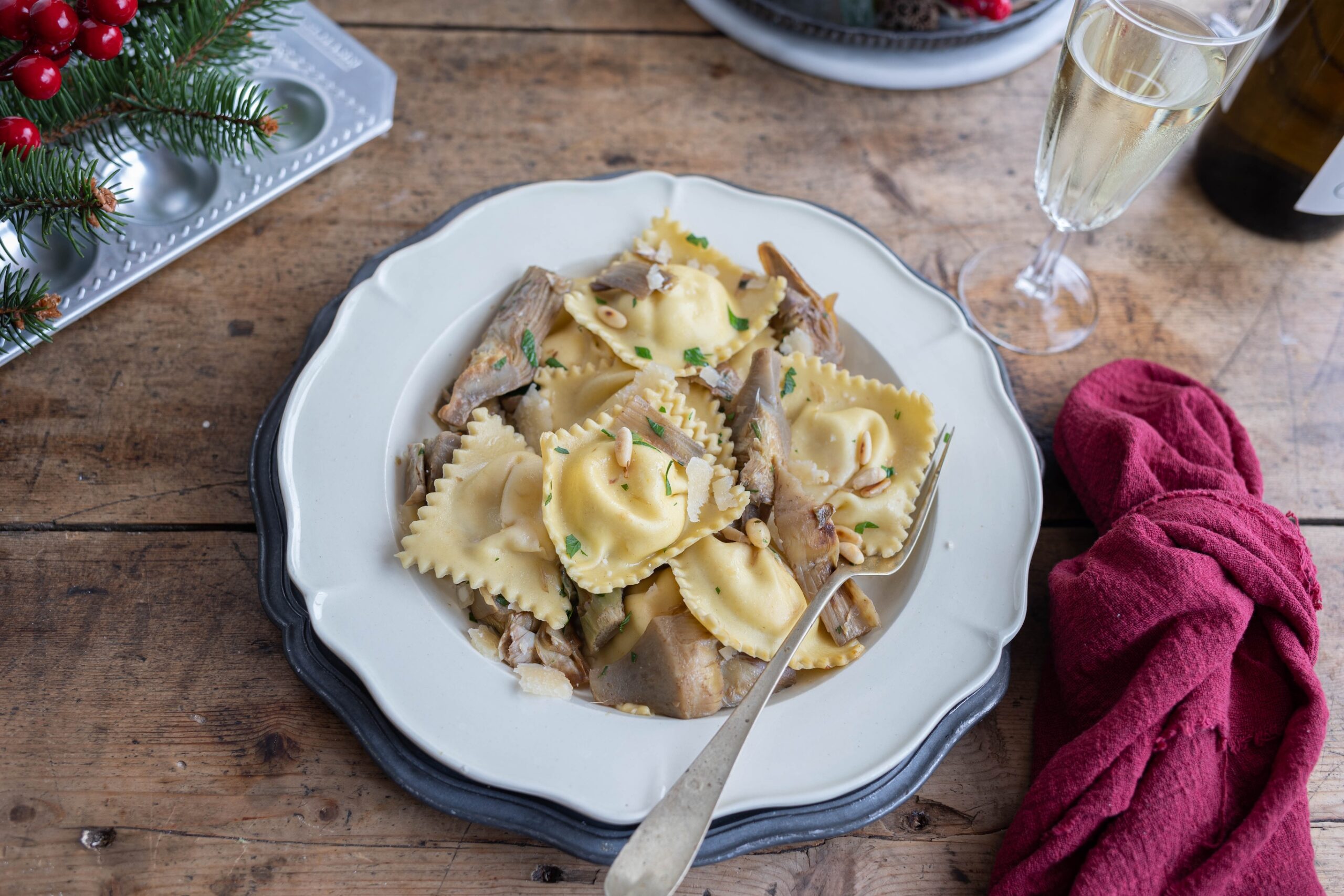 Ravioli ricotta, limone e carciofi