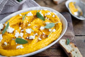 Salsa cremosa zucca, feta e salvia